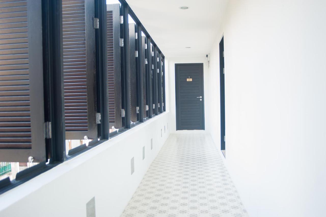 Baan Ploy In (Adults Only) Hostel Chiang Mai Luaran gambar