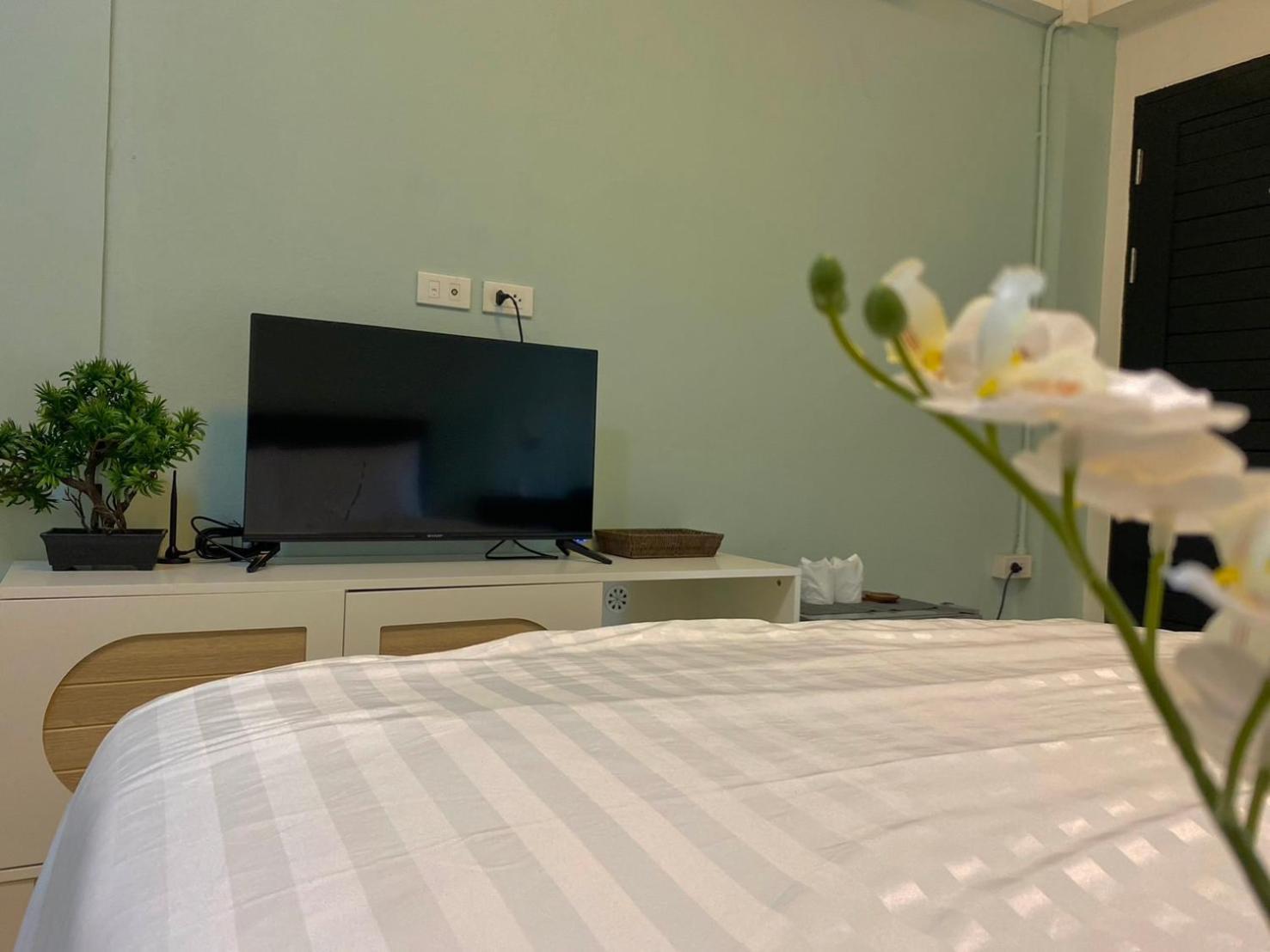 Baan Ploy In (Adults Only) Hostel Chiang Mai Luaran gambar