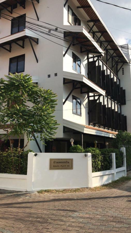 Baan Ploy In (Adults Only) Hostel Chiang Mai Luaran gambar
