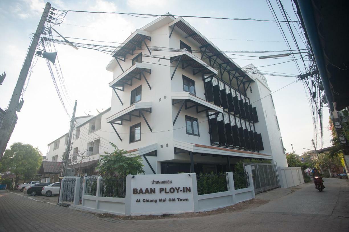 Baan Ploy In (Adults Only) Hostel Chiang Mai Luaran gambar