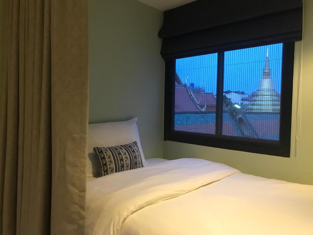 Baan Ploy In (Adults Only) Hostel Chiang Mai Luaran gambar